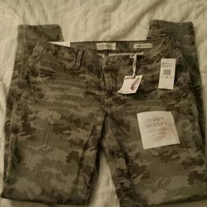 NWT Jessica Simpson Camo Jeans size 30 skinny
